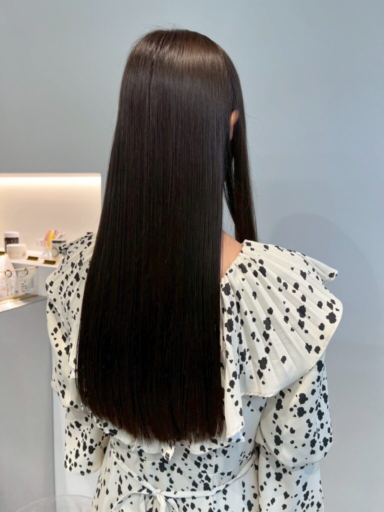 【髪質改善ストレート】うねり・広がりのない艶髪ロングへ