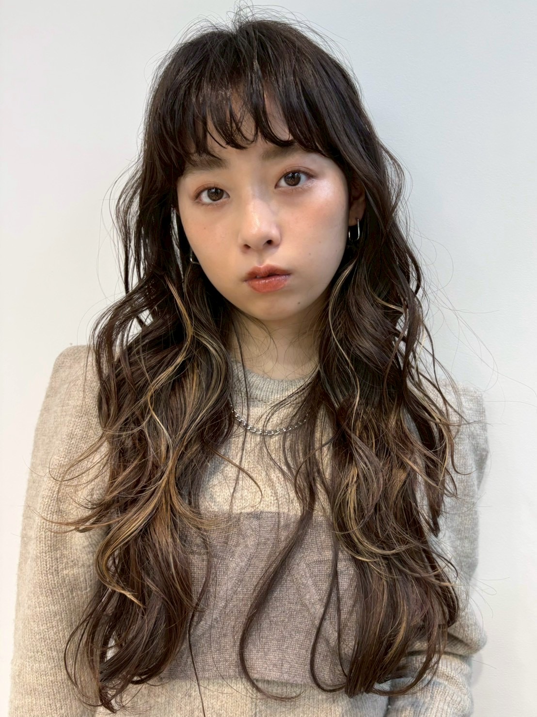 ロングヘアにハイライトスタイル